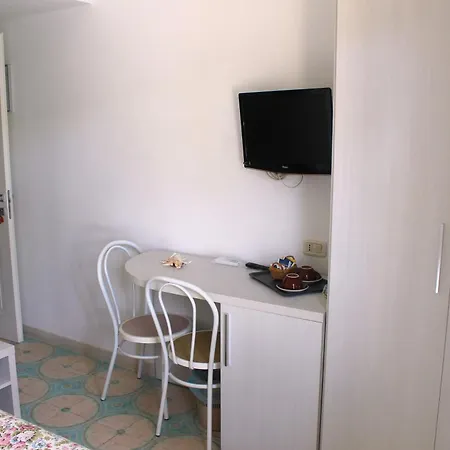 Delle Nazioni アパートホテル プリンチピナ・ア・マーレ