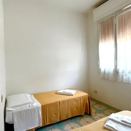 Delle Nazioni アパートホテル プリンチピナ・ア・マーレ